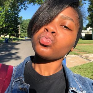 Meet your Posher, Denise